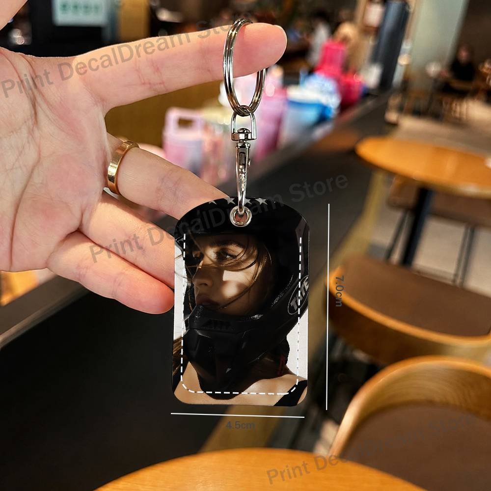 Şarkıcı T-Tate McRae Tutucu An - Leatherwork Keychain incelemesi ve fiyatı